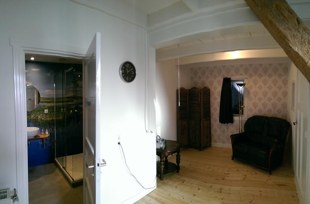 Unia Zathe Bed & Breakfast Ee Exterior photo